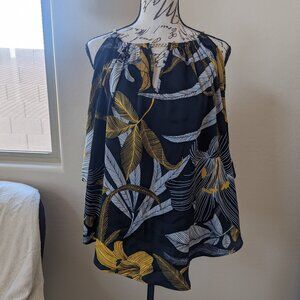 Women's Gold, Black, white Floral Tunic with Chain Clasp